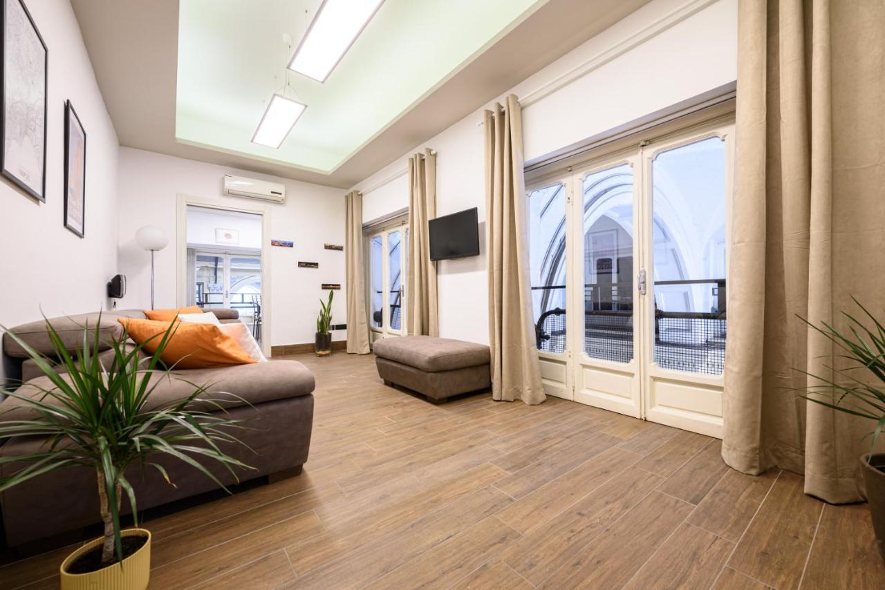 Piazza Nicola Amore 14 Neapel Exteriör bild